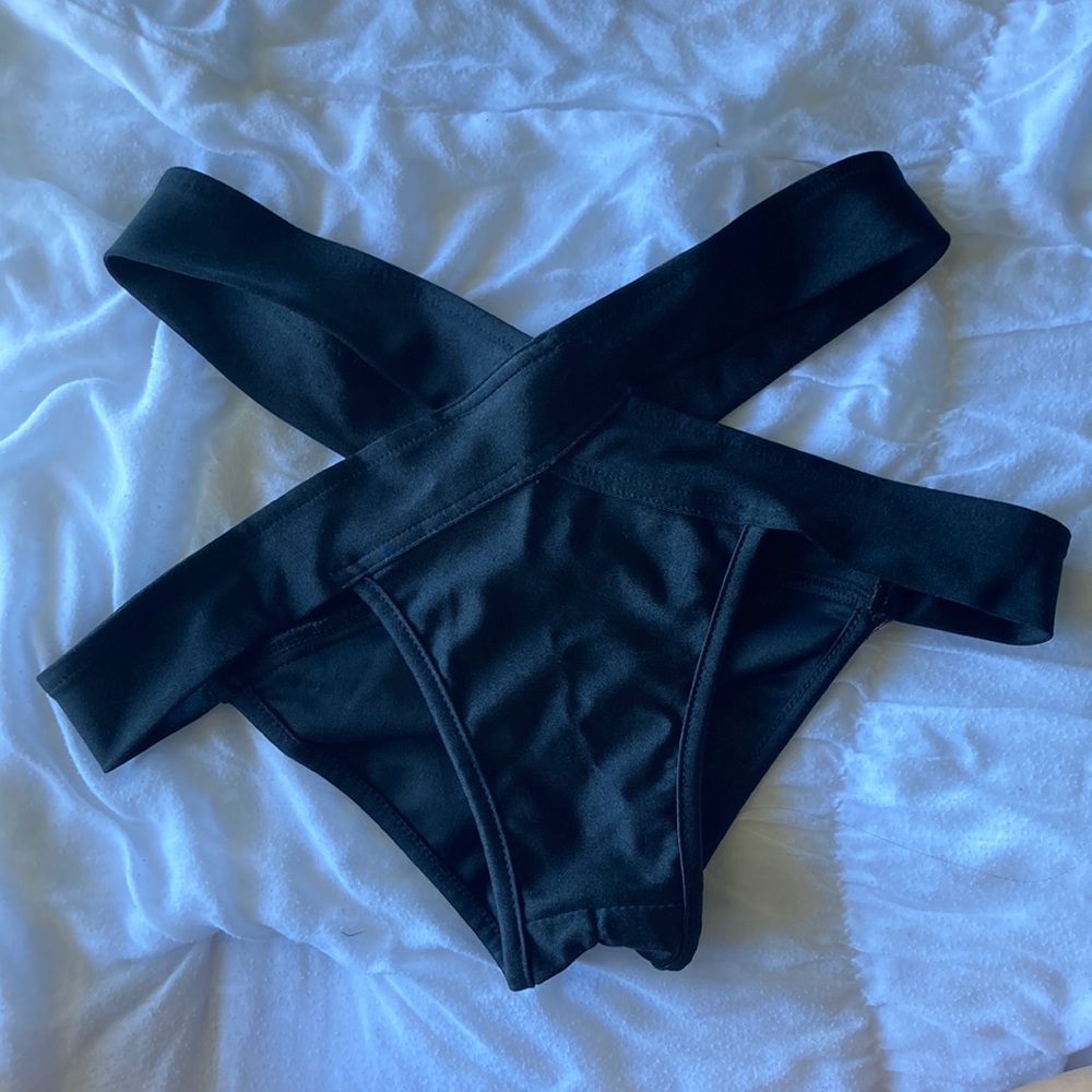 iHeartRaves Classic Black V Shape Rave bottom S/M